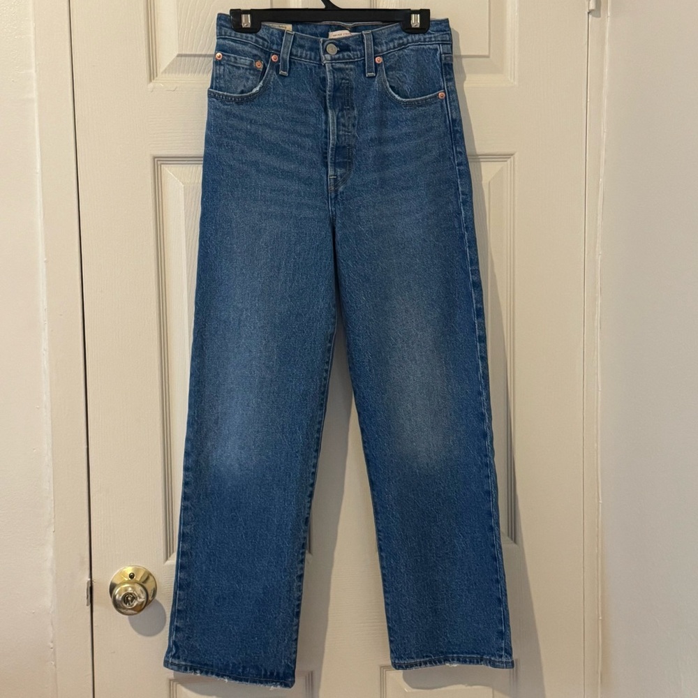 Levi's Premium Ribcage Straight Ankle Jeans Size 26/27 NWOT